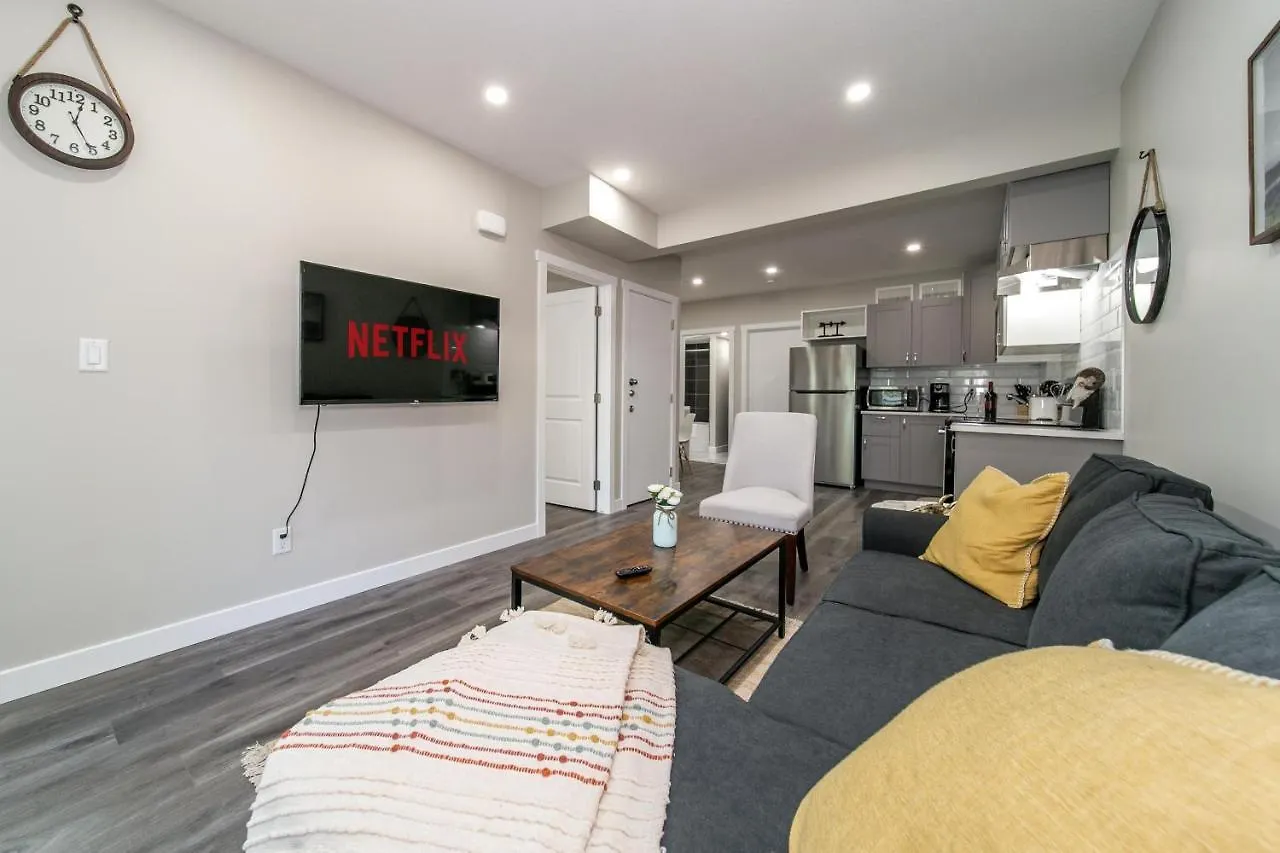 Modern Oasis Guest Suite I Walk Out Patio I Wem I Wifi! Edmonton 0*,  Canada